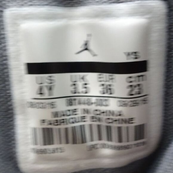 Jordan #23 Youth Gray Breakout BG 881448-003 Size 4 Youth - Picture 8 of 8